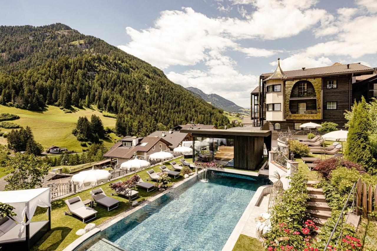 אורטיסיי Alpin Garden Luxury Maison & Spa - Adults Only מראה חיצוני תמונה